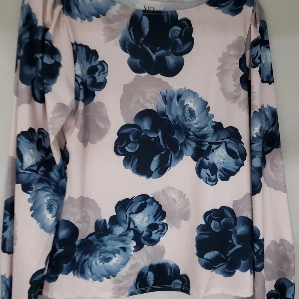 (1)Susy  shier M/M Boat Neck Top Light Pink/Taupe and Navy Blue